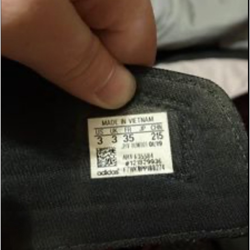 Adidas size 3 flip-flops